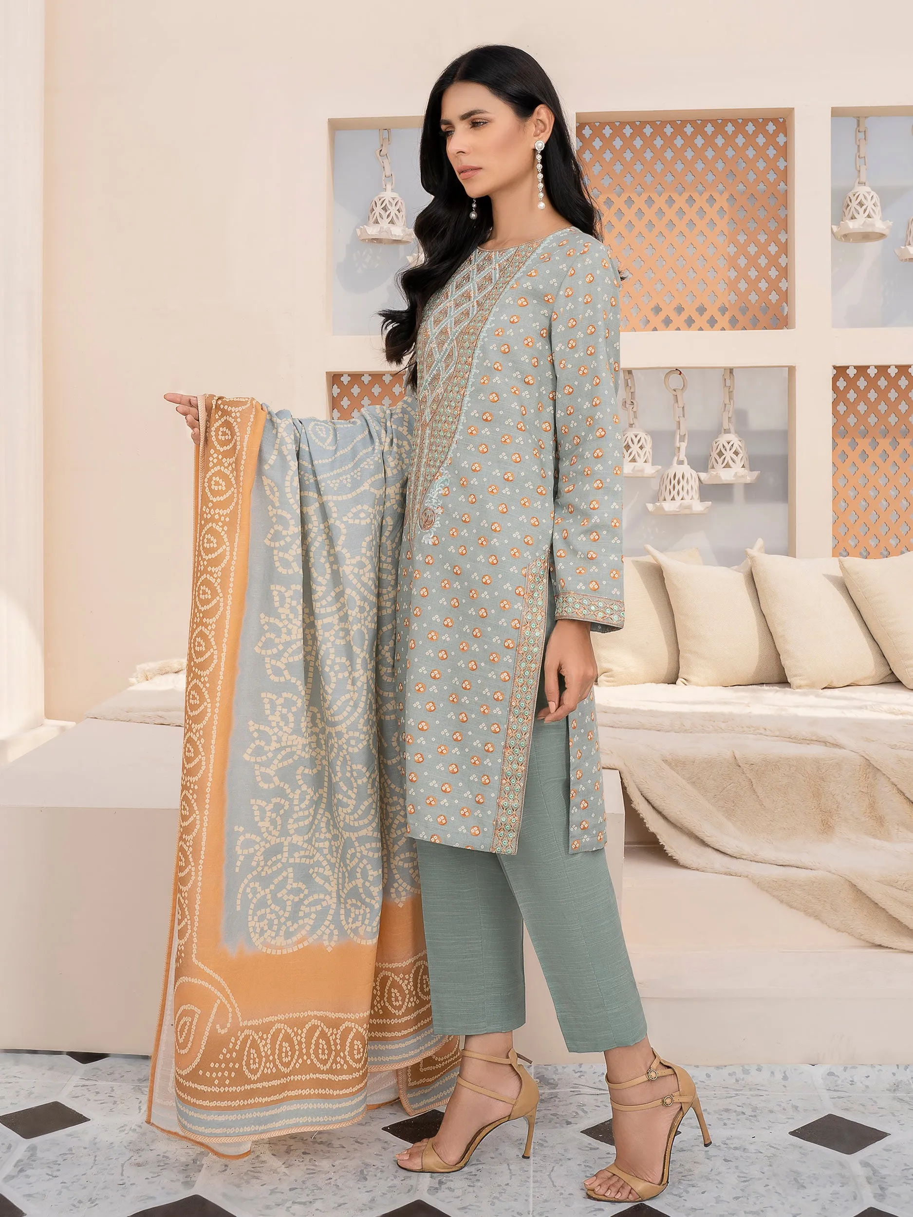 2 Piece Khaddar Suit-Embroidered (Unstitched)