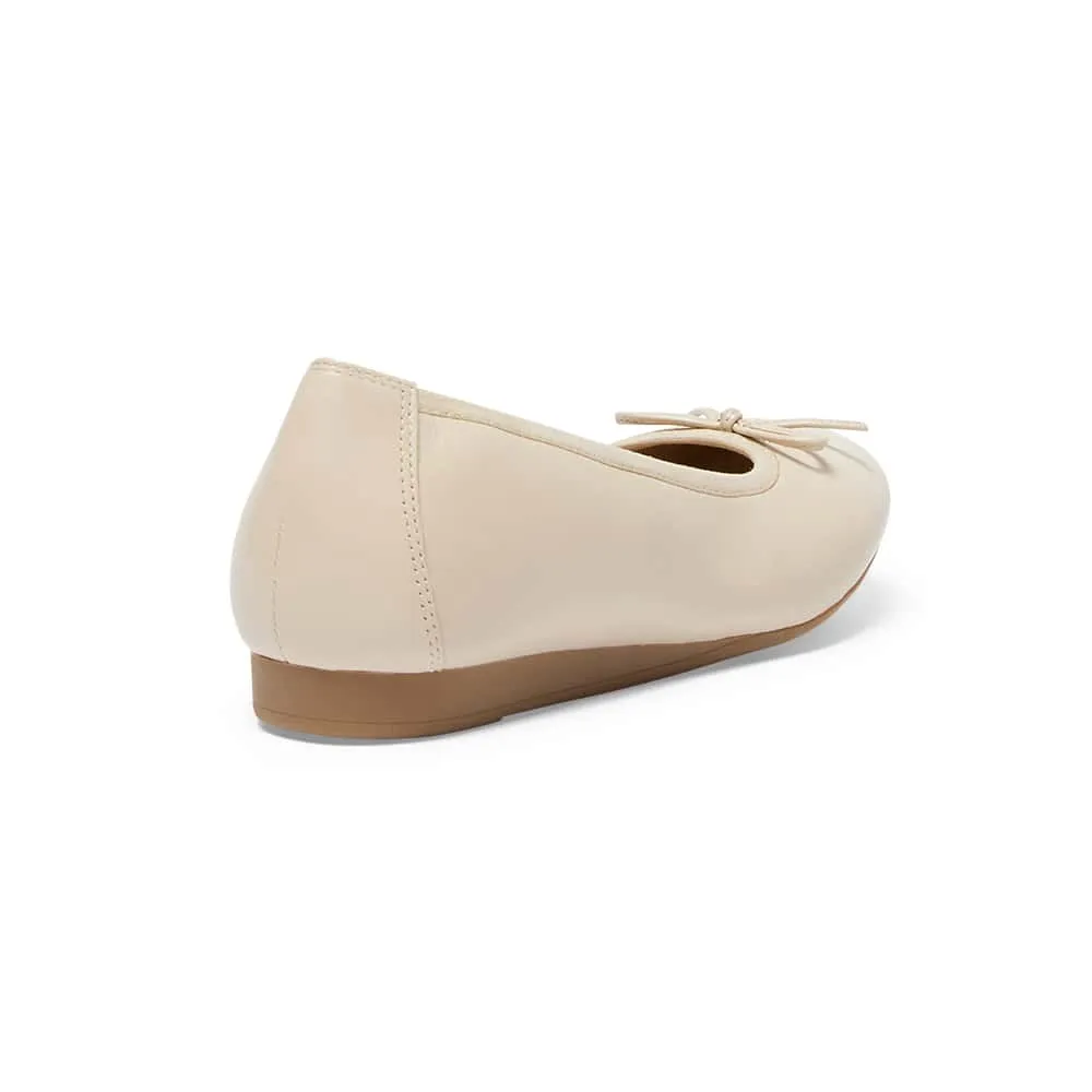 Belamy Flat in Nude Leather