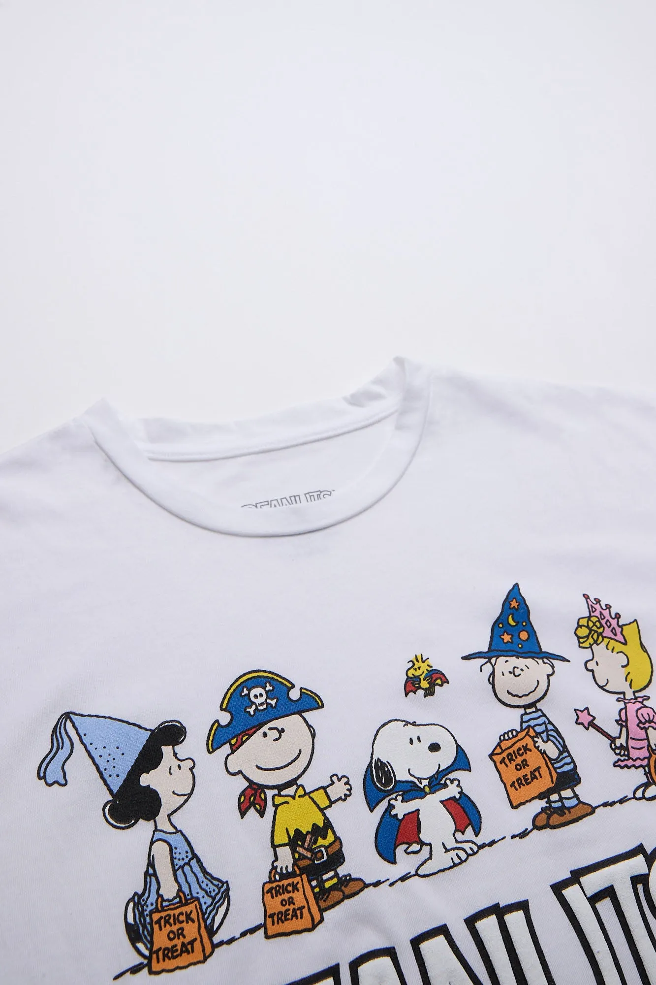 Peanuts Snoopy Halloween Trick Or Treat Graphic Relaxed Tee